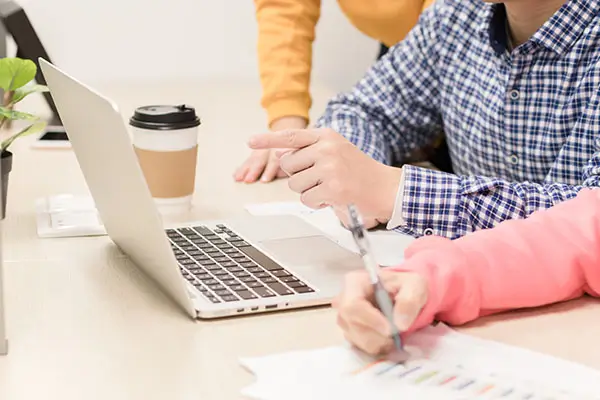 电脑什么声音都有回音